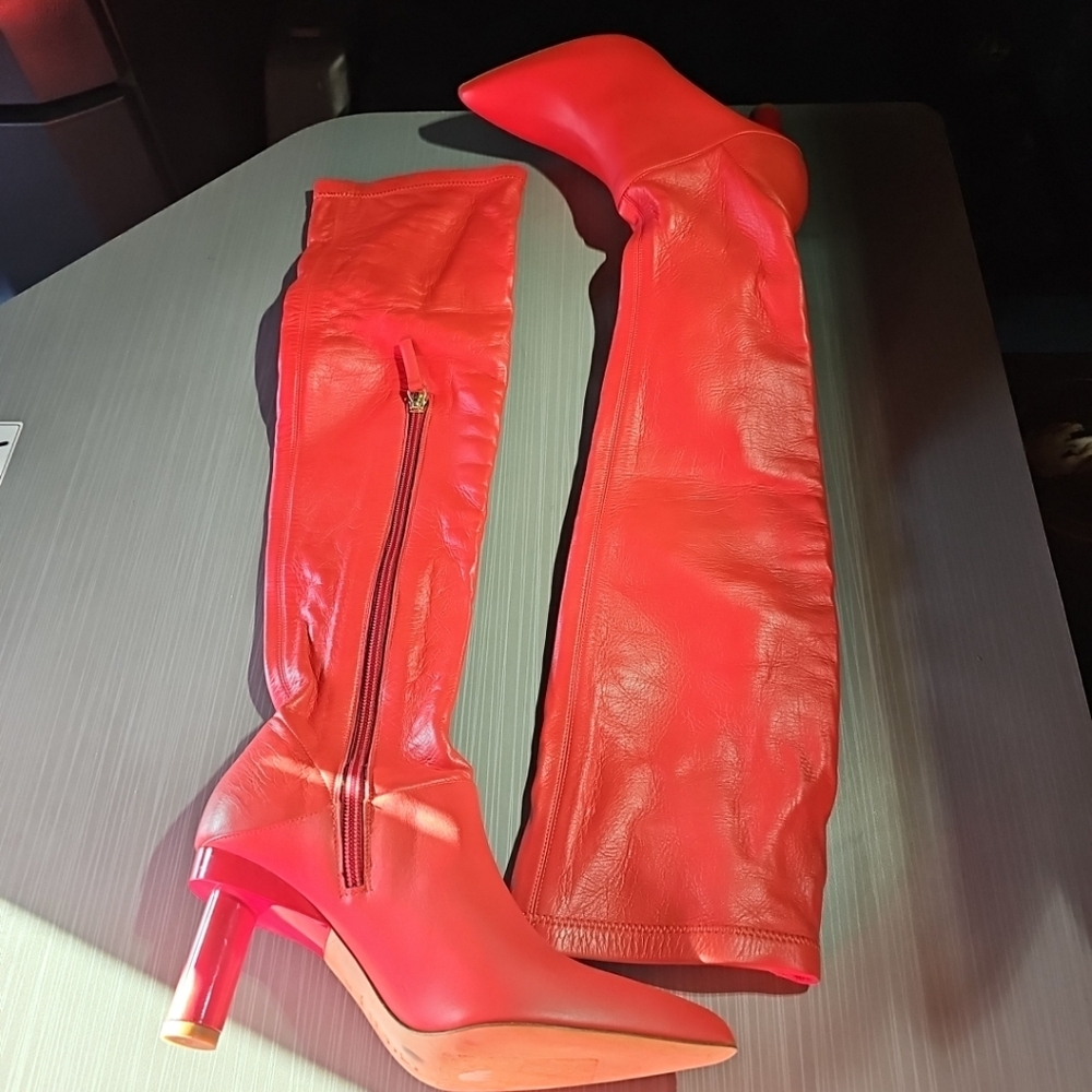 Tibi Boots 100% Soft Leather Knee High Boots, Made in ITALY $1095 Round Hill, 35